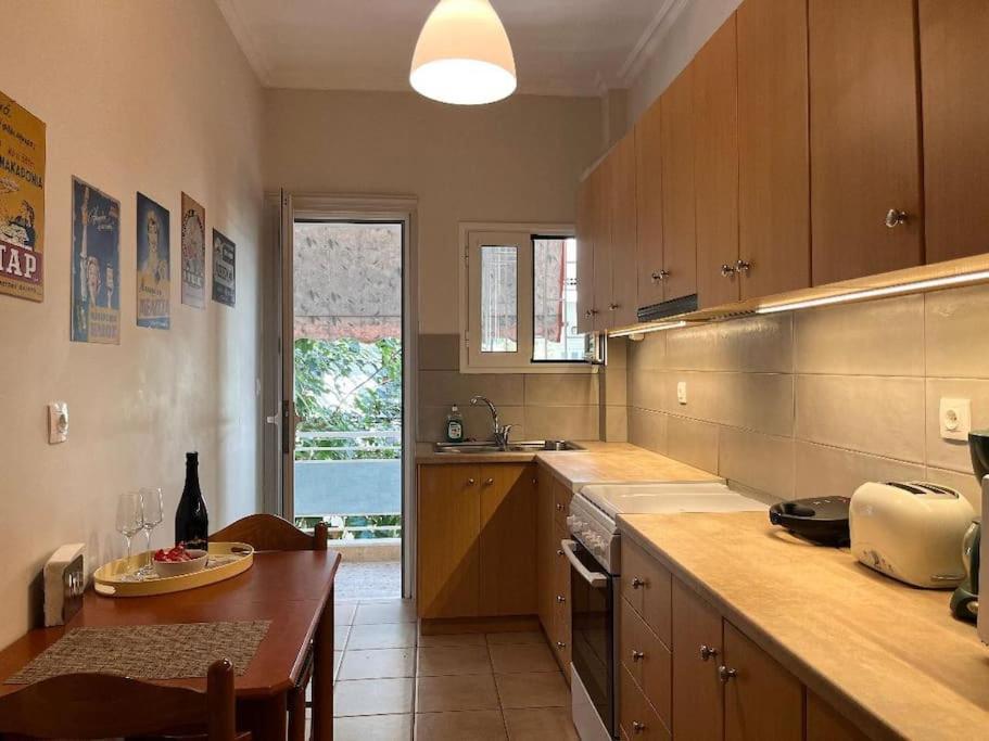 Carlito"S Apartment 1 Next To Metro Station Atenas Exterior foto